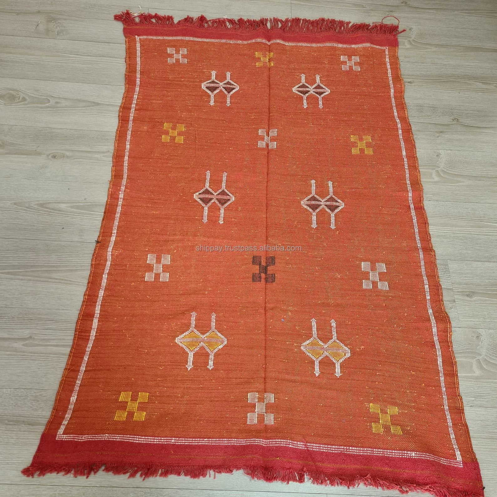 Cactus Silk Rug, Age Rug Handmade | Made in Bhadohi